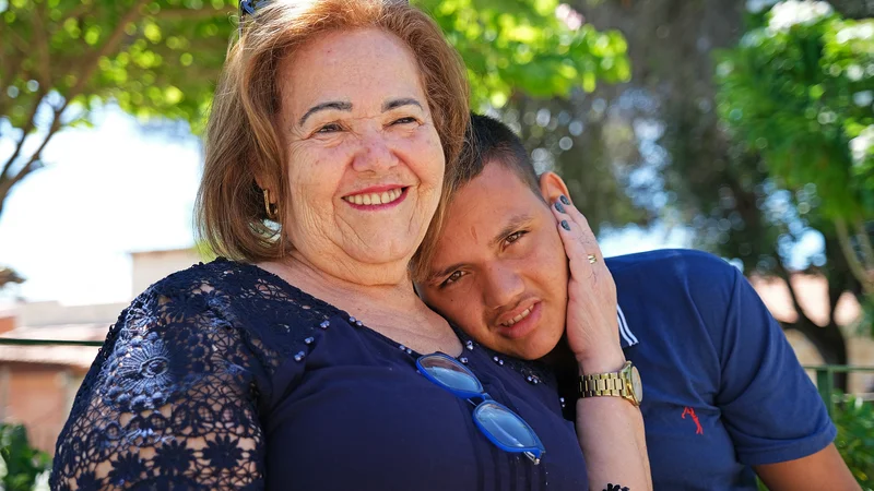 Mère et son fils de quatorze ans à Pernambuco, Brésil.