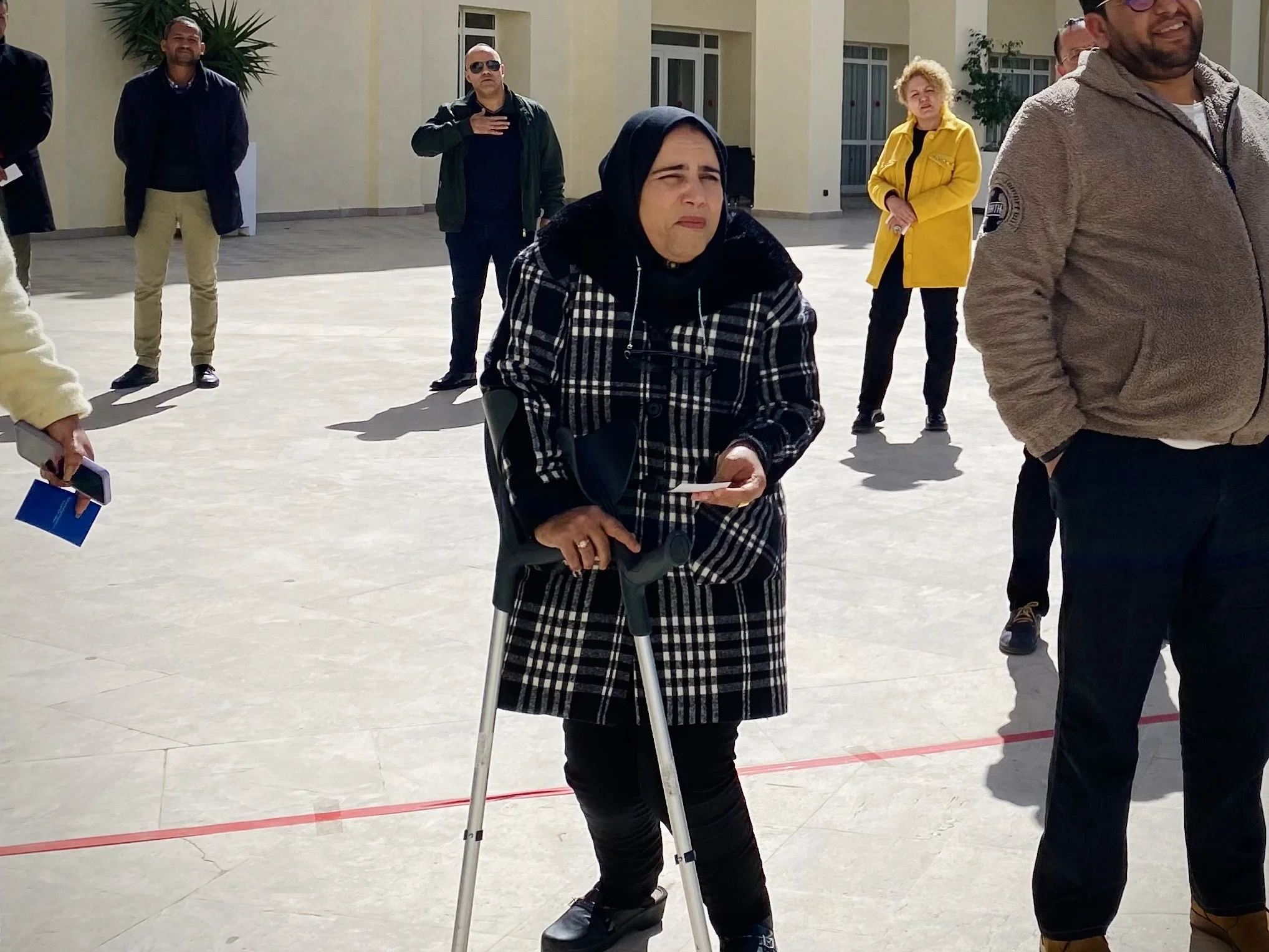 Jamila, une assistante sociale tunisienne, s'est fixé pour objectif d'aider les enfants défavorisés. 